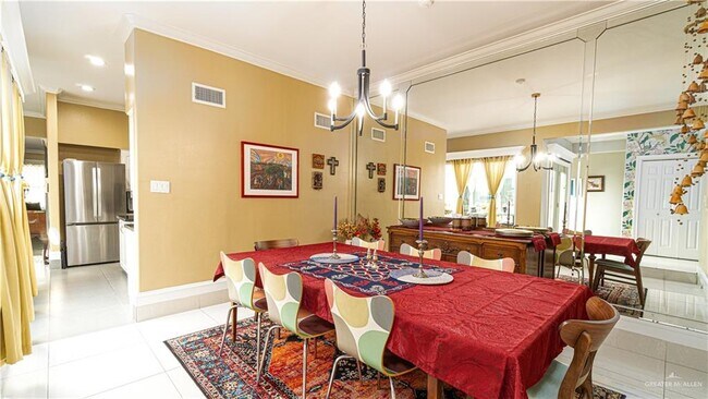 Building Photo - 19 S Col Rowe Blvd