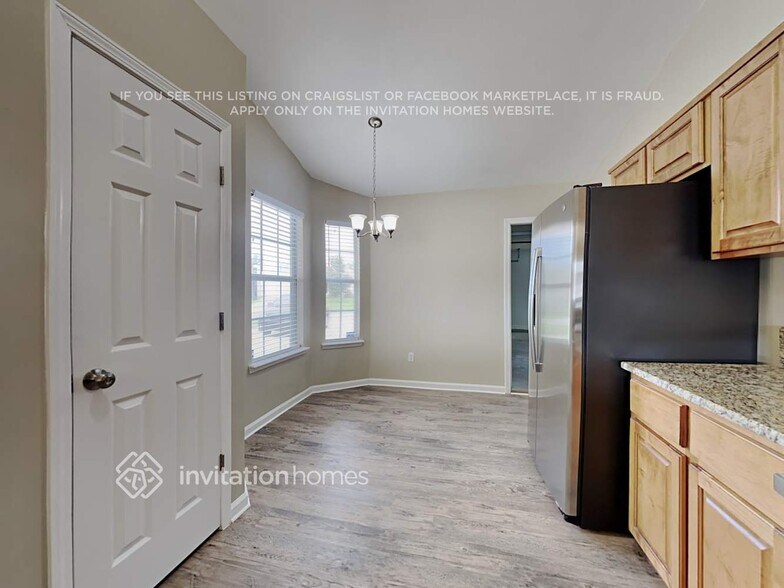 Building Photo - 3755 Arava Dr