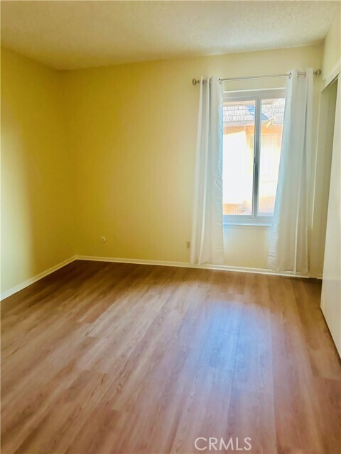Building Photo - 1008 Las Lomas Dr