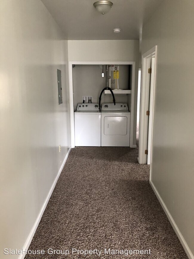 Building Photo - 527 S State St