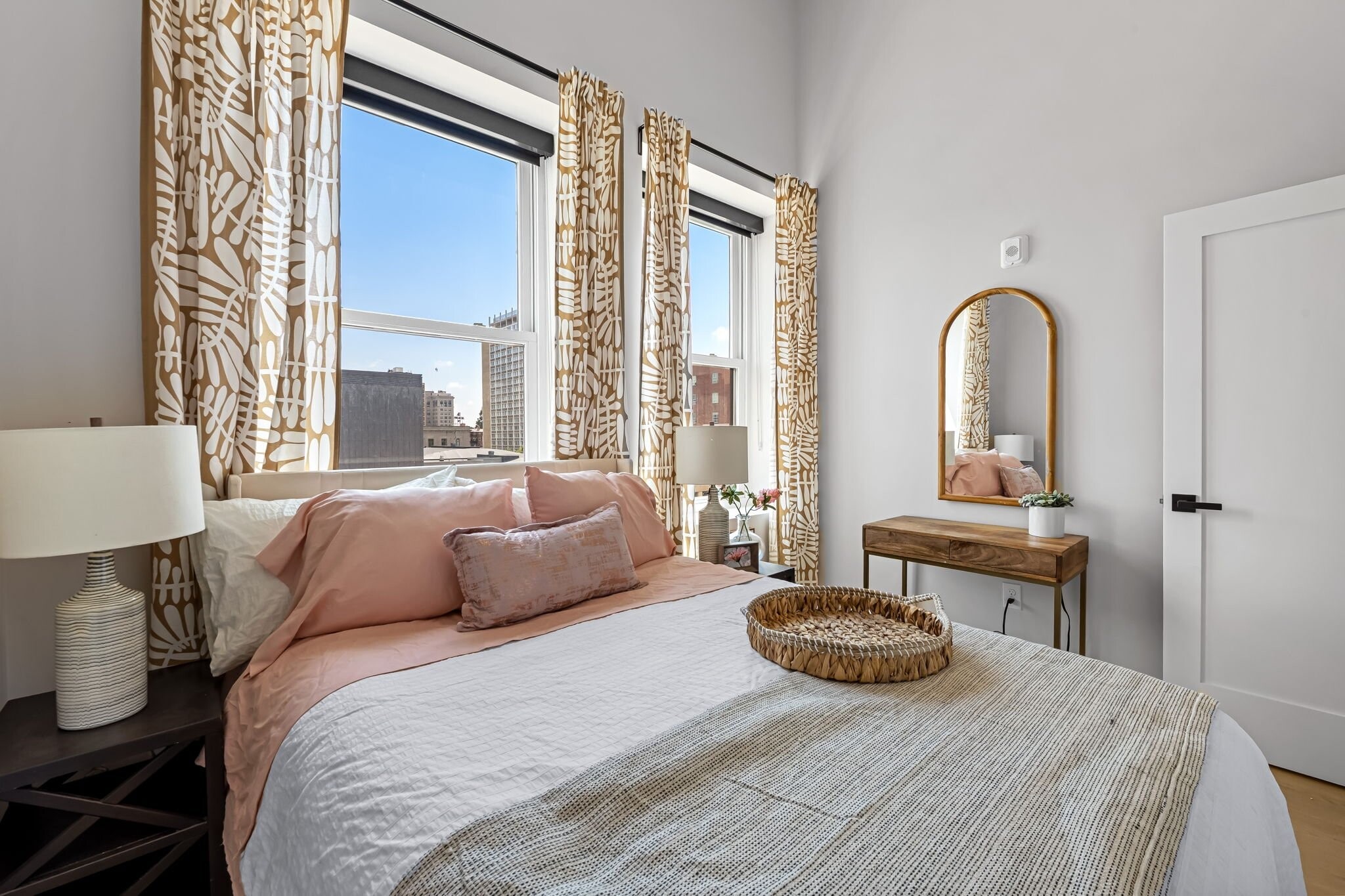 Building Photo - 600 N Howard St