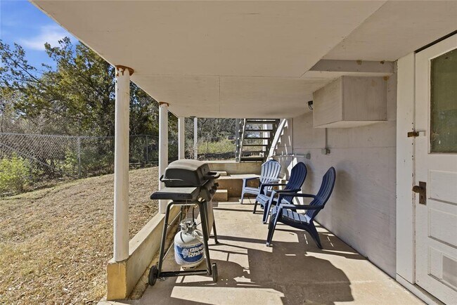 Building Photo - 2505 Belaire W Ln