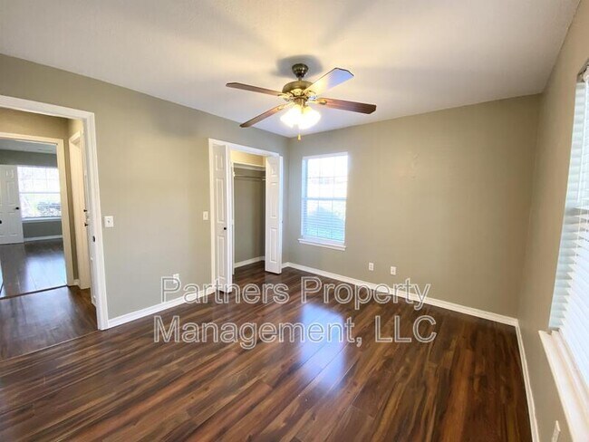 Building Photo - 831 N 54th Ave