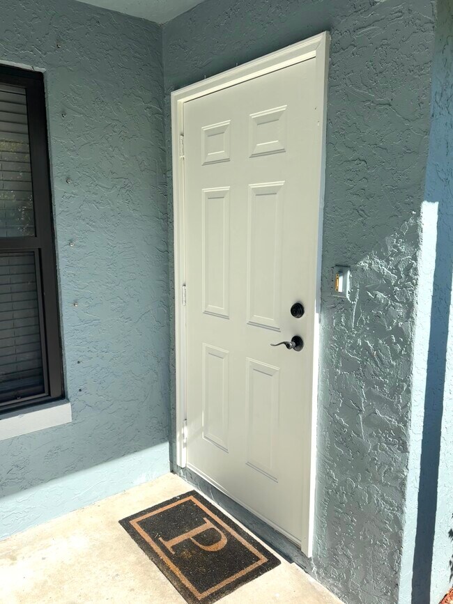 Building Photo - 1146 NE Coy Senda