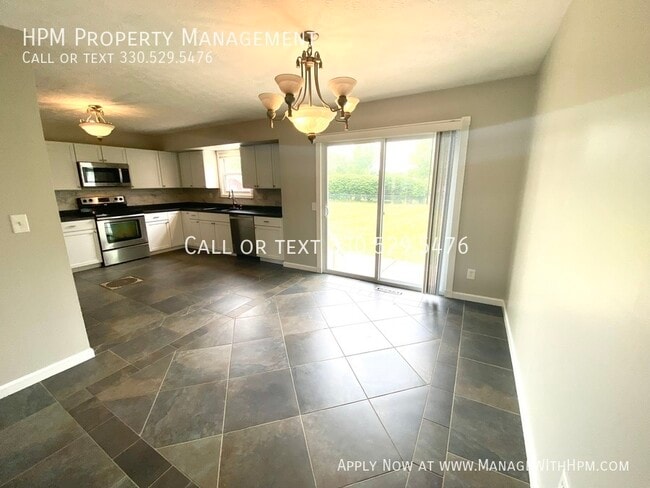 Building Photo - 2047 Zircon St NE