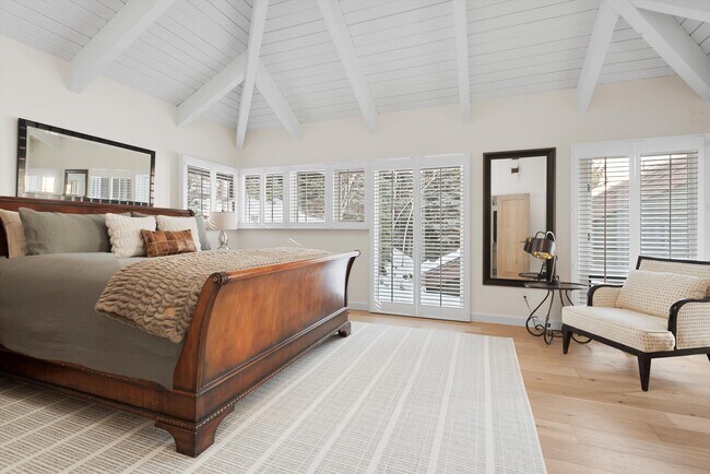 Building Photo - 18 Edgewood Ln