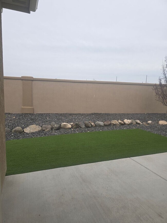Building Photo - 585 Ravenna Ct