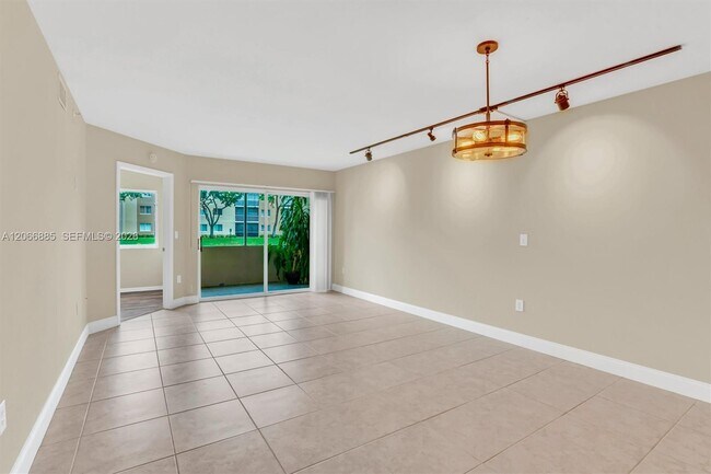 Building Photo - 9537 Weldon Cir