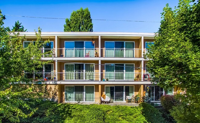 Primary Photo - Leschi Lakeview