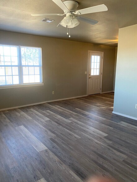 Building Photo - 3311 8th St