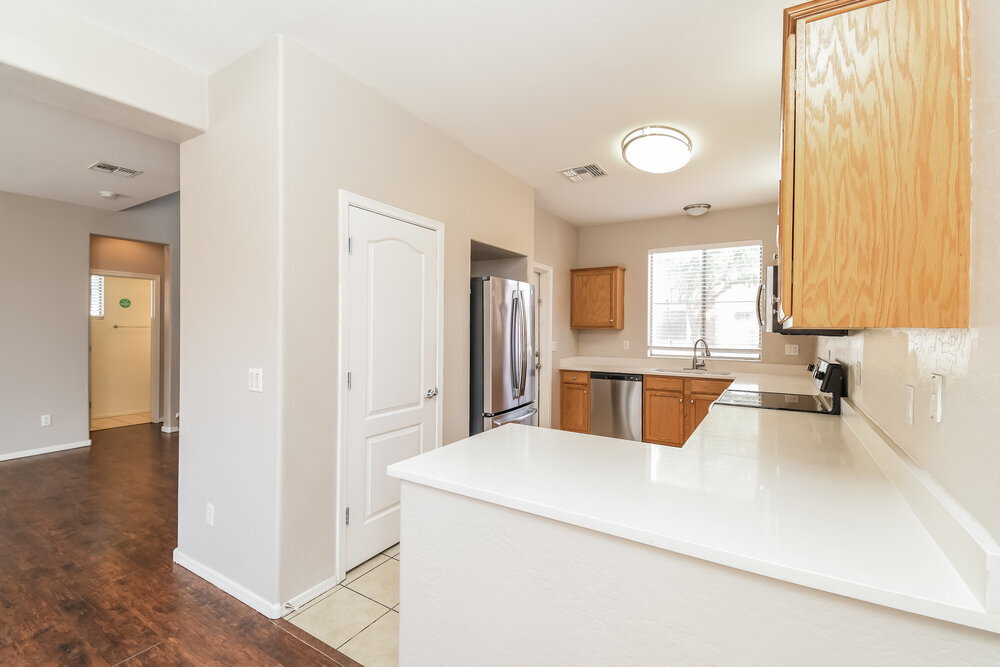 Building Photo - 865 E Stottler Dr
