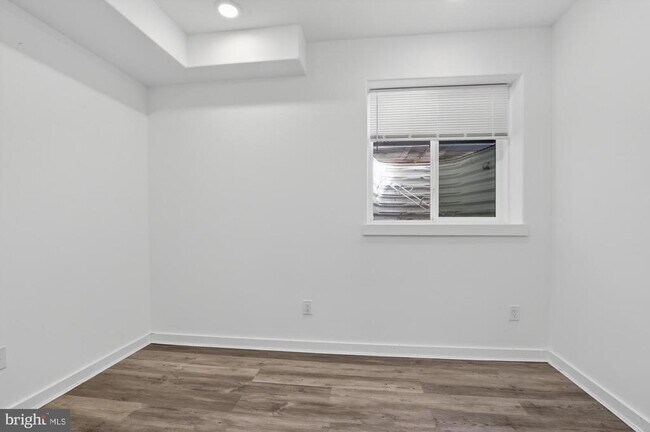 Building Photo - 1445 S 32nd St