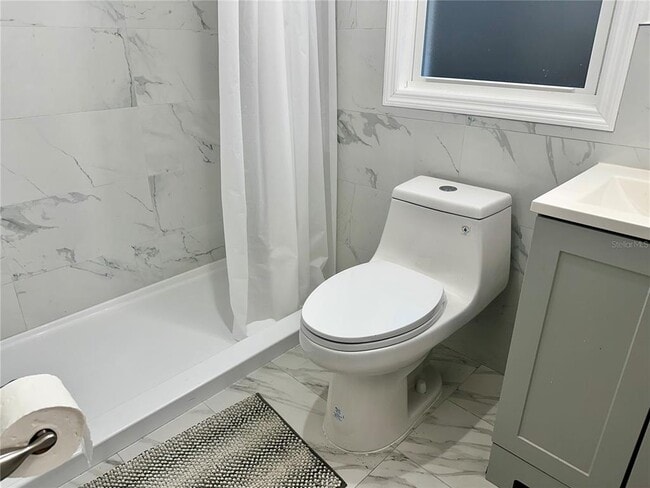 Building Photo - 3440 Brookfield Dr