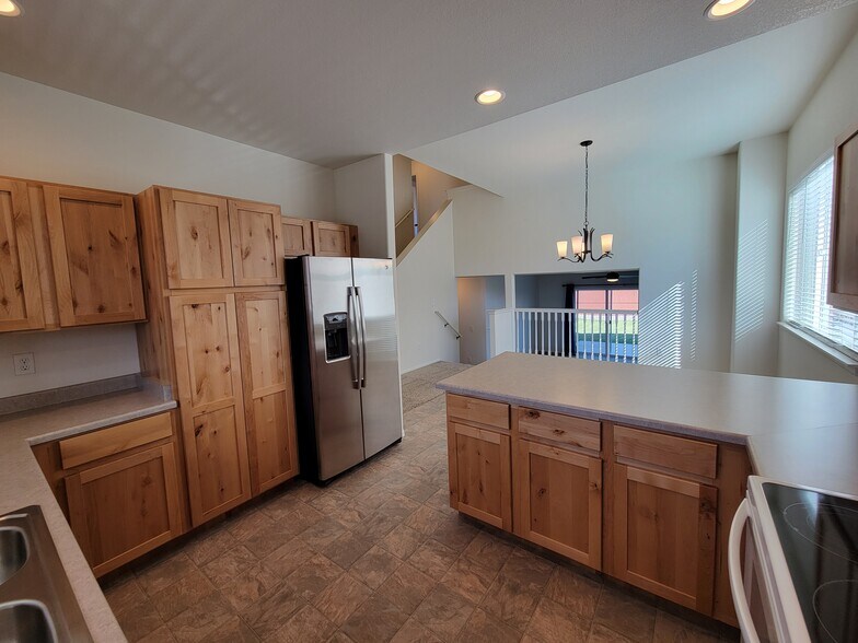 Building Photo - 1823 Abundance Dr