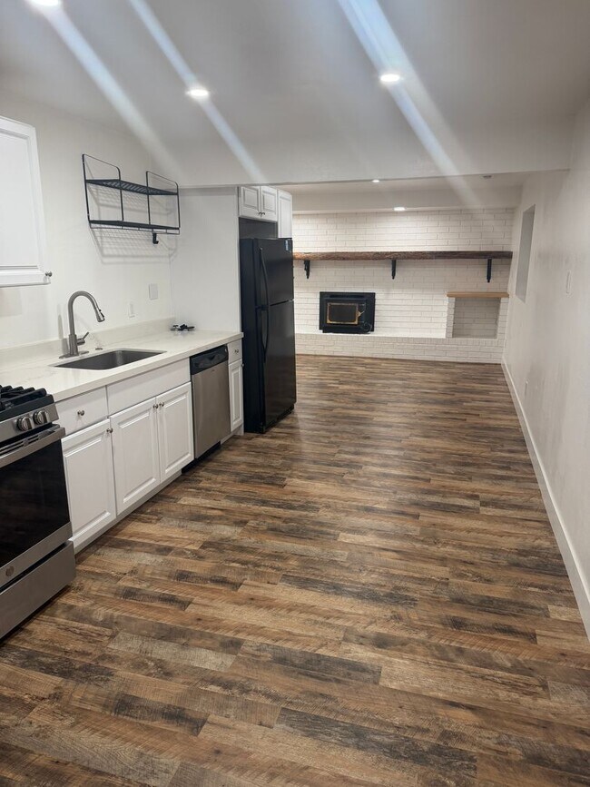 Building Photo - 664 N 960 E