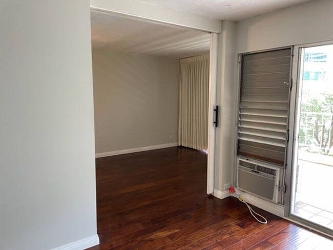 Building Photo - Available now - 2 bedroom / 2 bath / 1 cov...