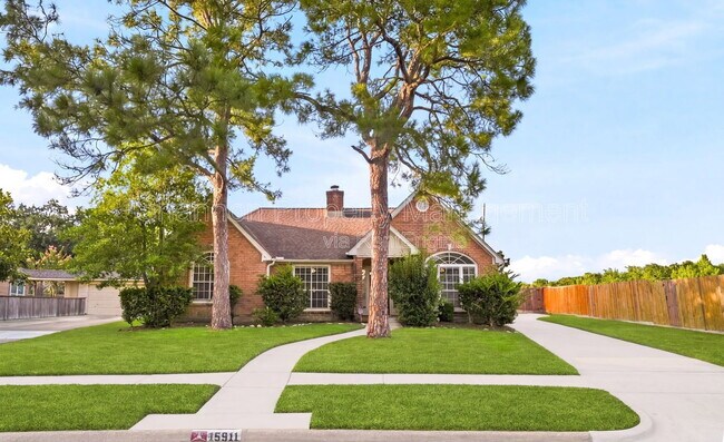 Building Photo - 15911 Moonrock Dr
