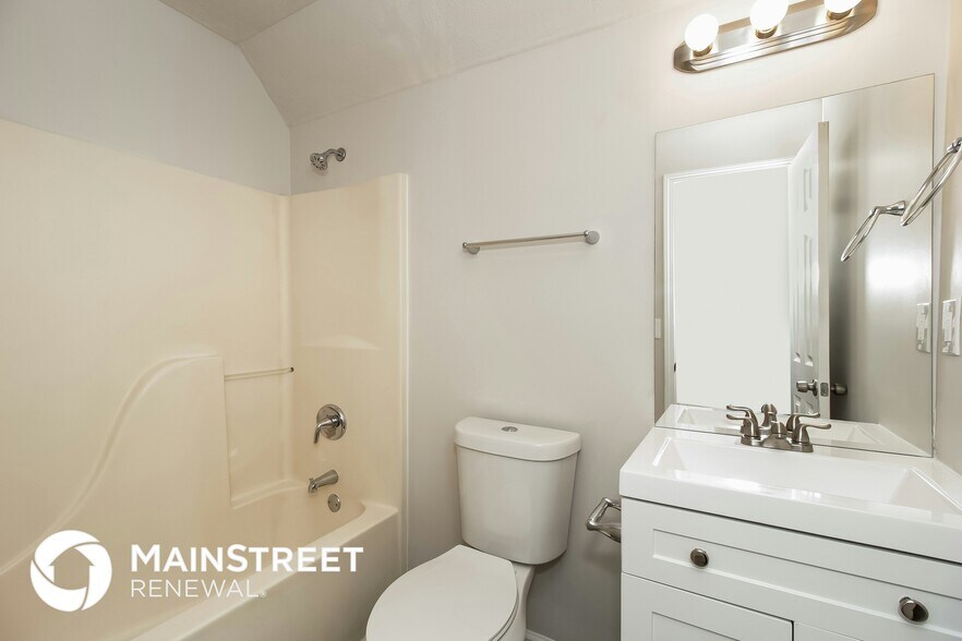 Building Photo - 413 Oak Landing Dr