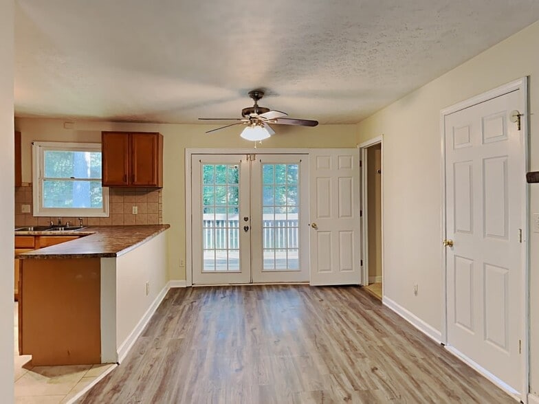 Building Photo - 139 Cedar Ridge Trail