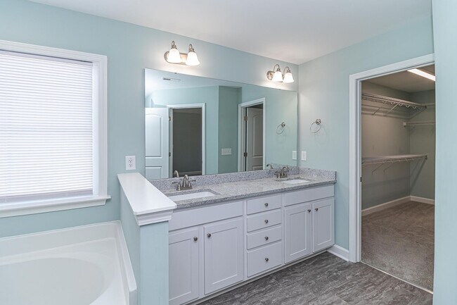 Building Photo - SPACIOUS 2-Story Home in Pikeville School ...