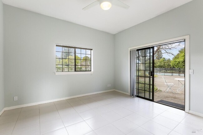 Building Photo - 1269 Victoria Dr