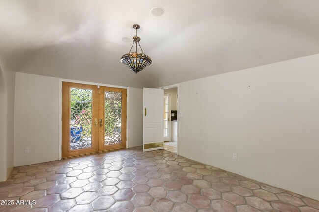 Building Photo - 49 Biltmore Estates Dr