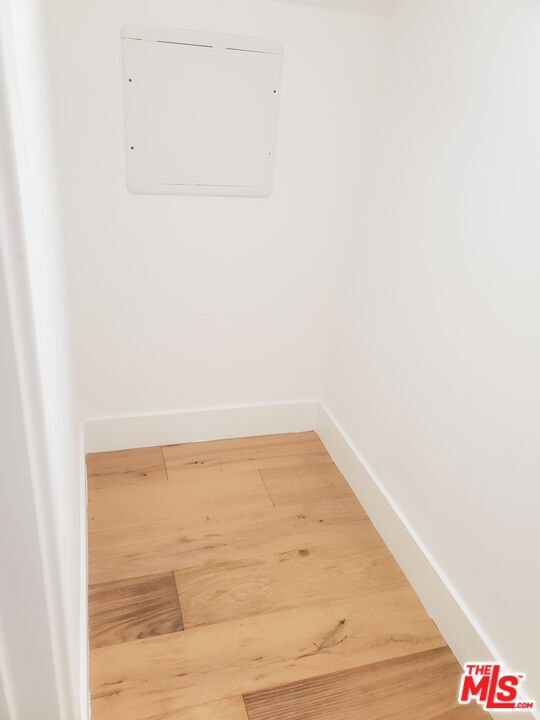 Building Photo - 11221 Hannum Ave