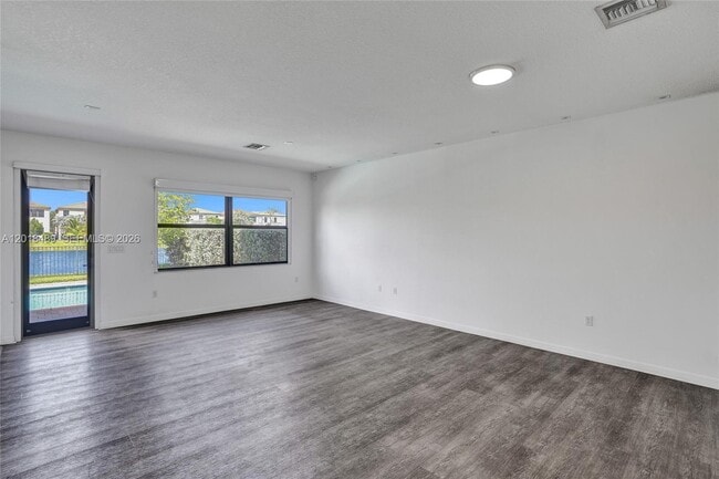 Building Photo - 643 NE 191st Terrace