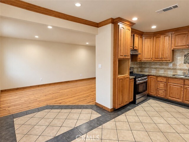 Building Photo - 7881 Claybeck Ave