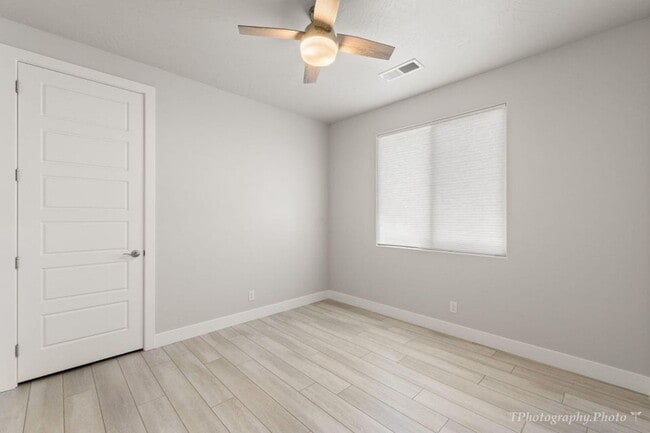 Building Photo - 202 W White Pearl Dr