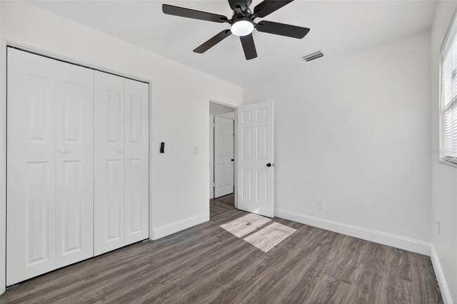 Building Photo - 3034 Touraine Ave