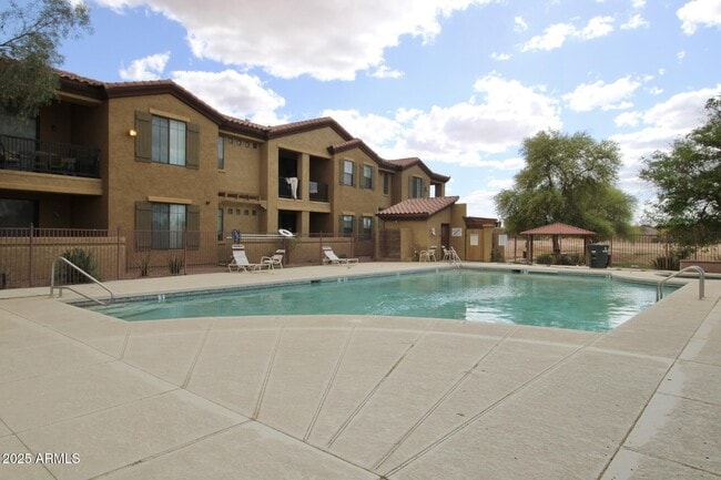 Building Photo - 1456 E 9th St