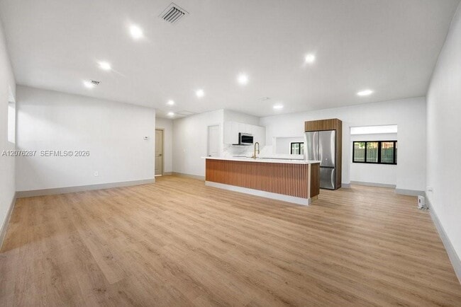 Building Photo - 450 NW 140th St