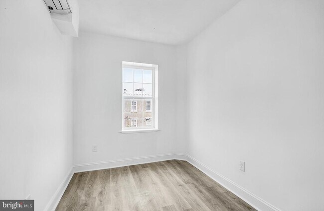 Building Photo - 2046 E Huntingdon St