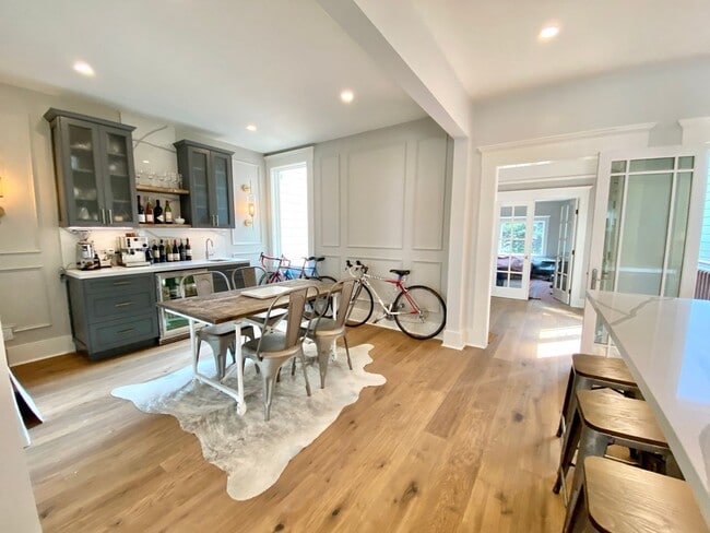 Building Photo - Gorgeous Richmond Home w/Deck and Yard