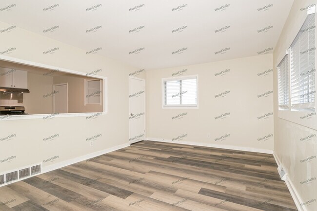 Building Photo - 1218 Baron Ave