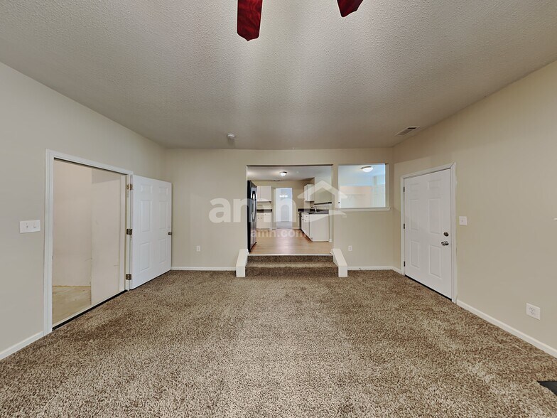 Building Photo - 3094 Lonetree Point