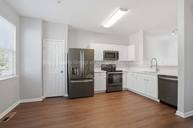 Building Photo - 648 Providence Pl SW