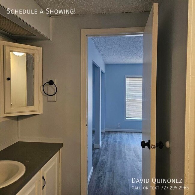 Building Photo - 2737 W Washington Center Rd