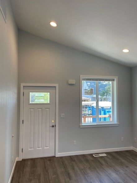 Building Photo - 1765 Waller St SE