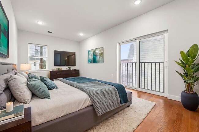 Building Photo - 41 E 16th St