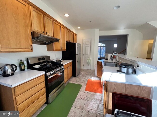 Building Photo - 8179 Skelton Cir