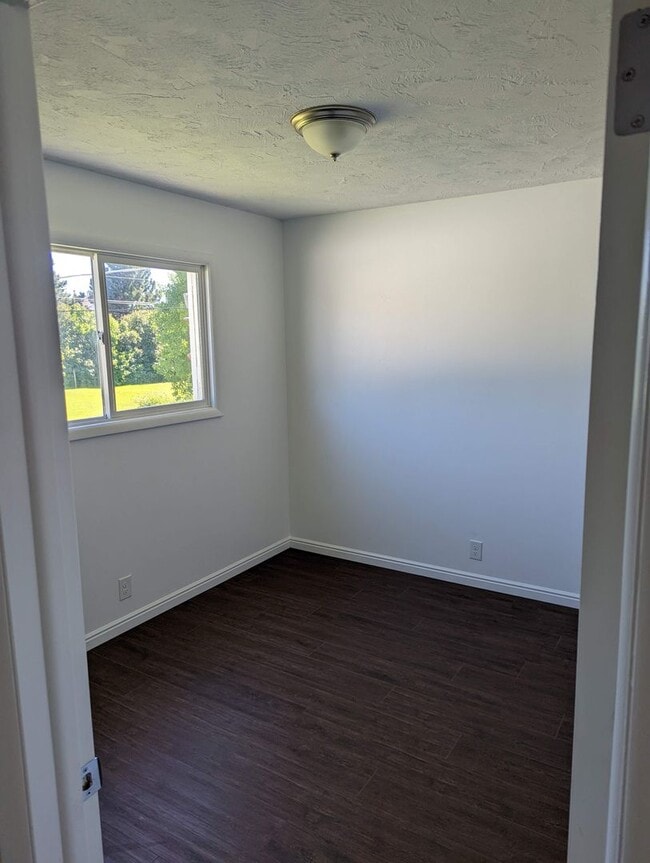 Building Photo - Charming 3 bedroom 1 bath home in Rexburg!