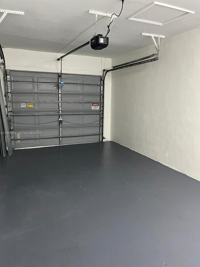 Building Photo - 13929 SW 102nd Terrace