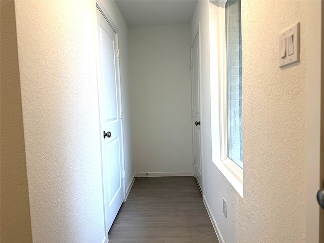 Building Photo - 1511 Crowson Rdg