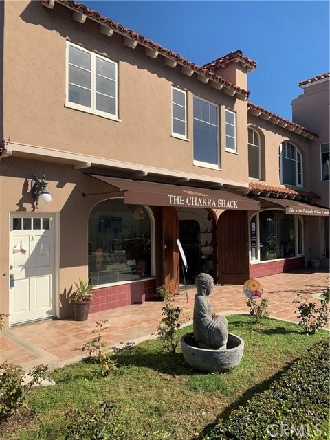 Building Photo - 976 S Coast Hwy