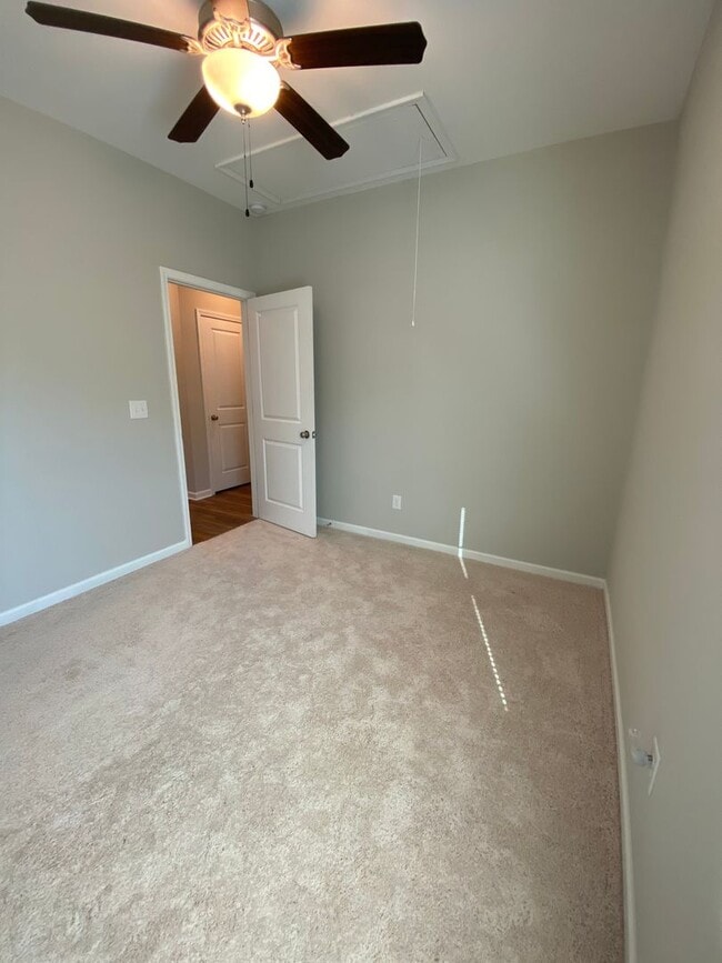 Building Photo - One level 3 bedroom 2 bath home