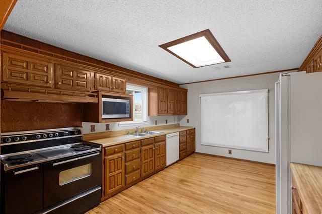 Building Photo - 2100 S Westmoreland Rd