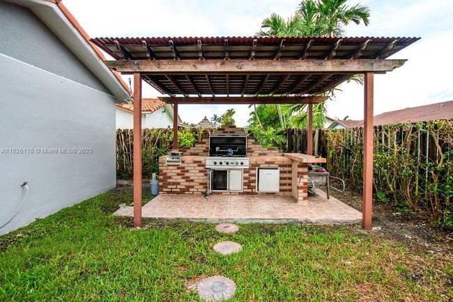 Building Photo - 1626 SW 139th Ave