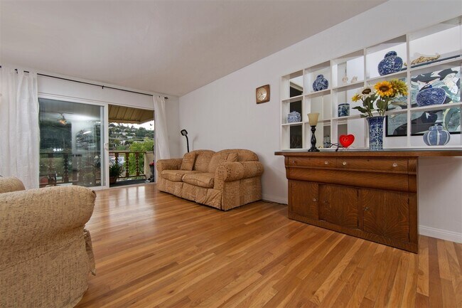 Building Photo - Bright 2BR/1.5BA Condo in Prime La Mesa Vi...